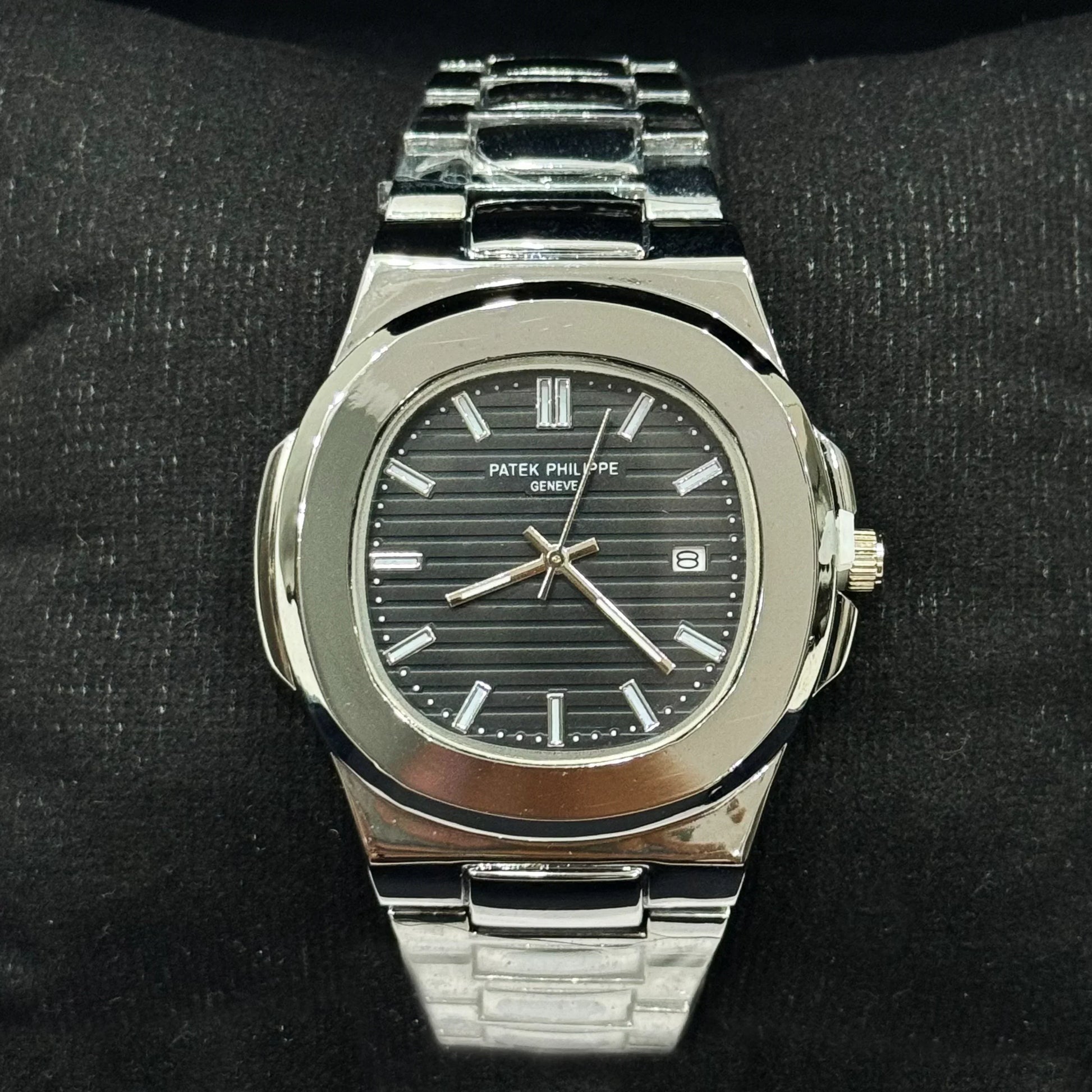 Patek Philippe Nautilus Men’s Watch